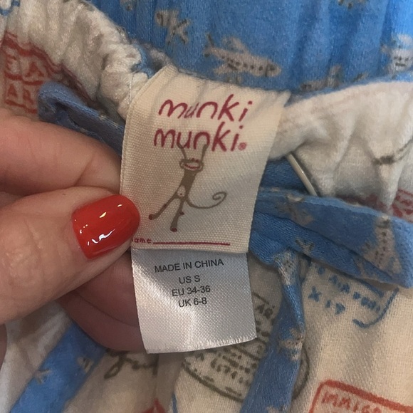 Munki Munki travel themed flannel pajama pants only size small / preowned - Picture 6 of 11